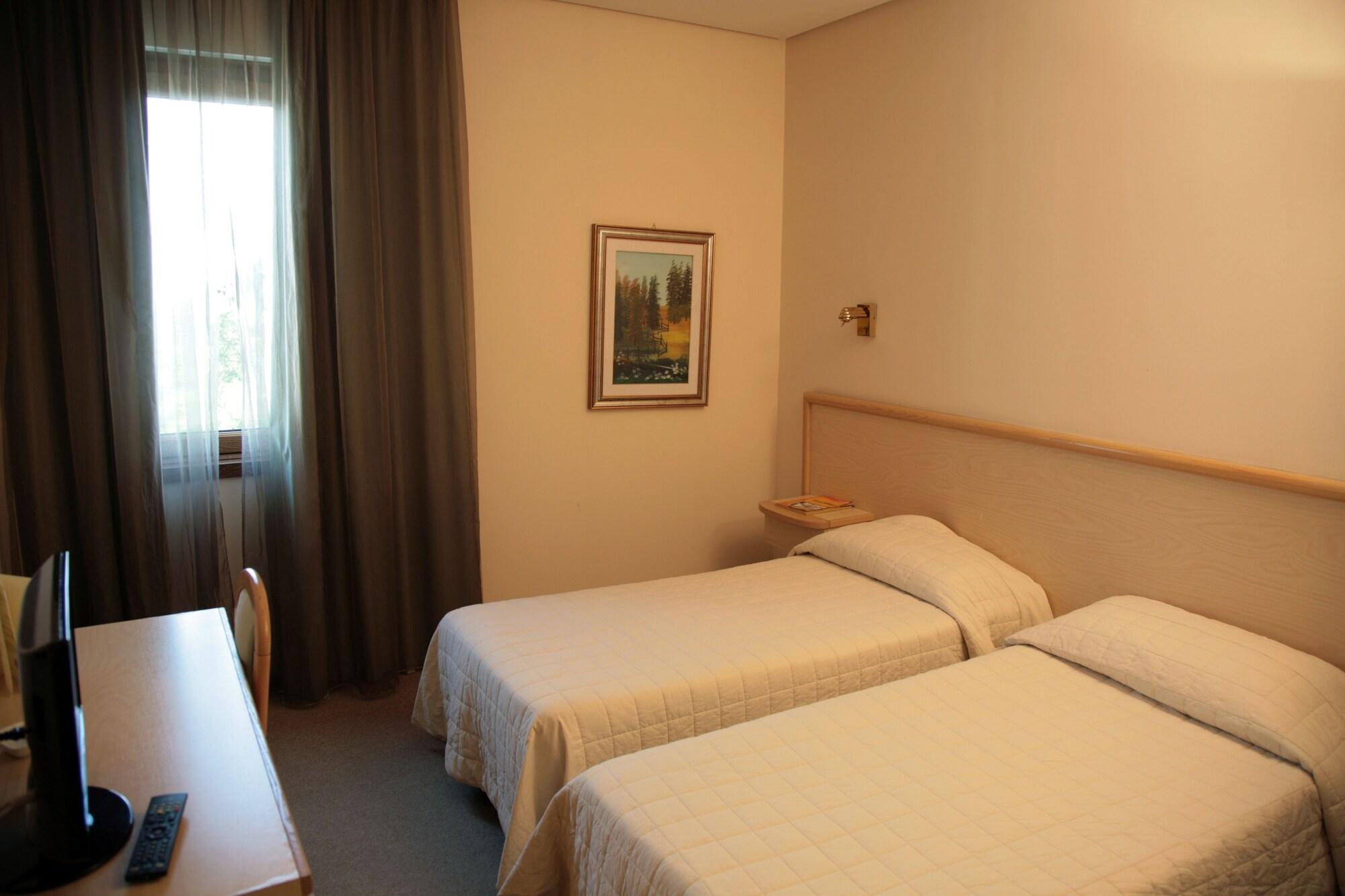 Hotel Bassetto Ферентино Екстериор снимка