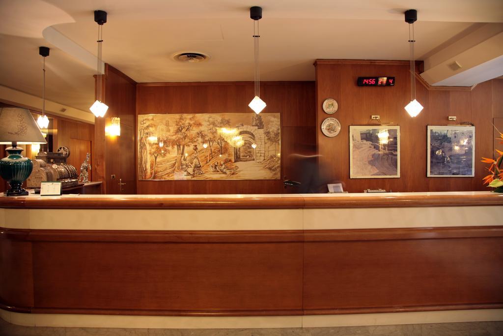 Hotel Bassetto Ферентино Екстериор снимка