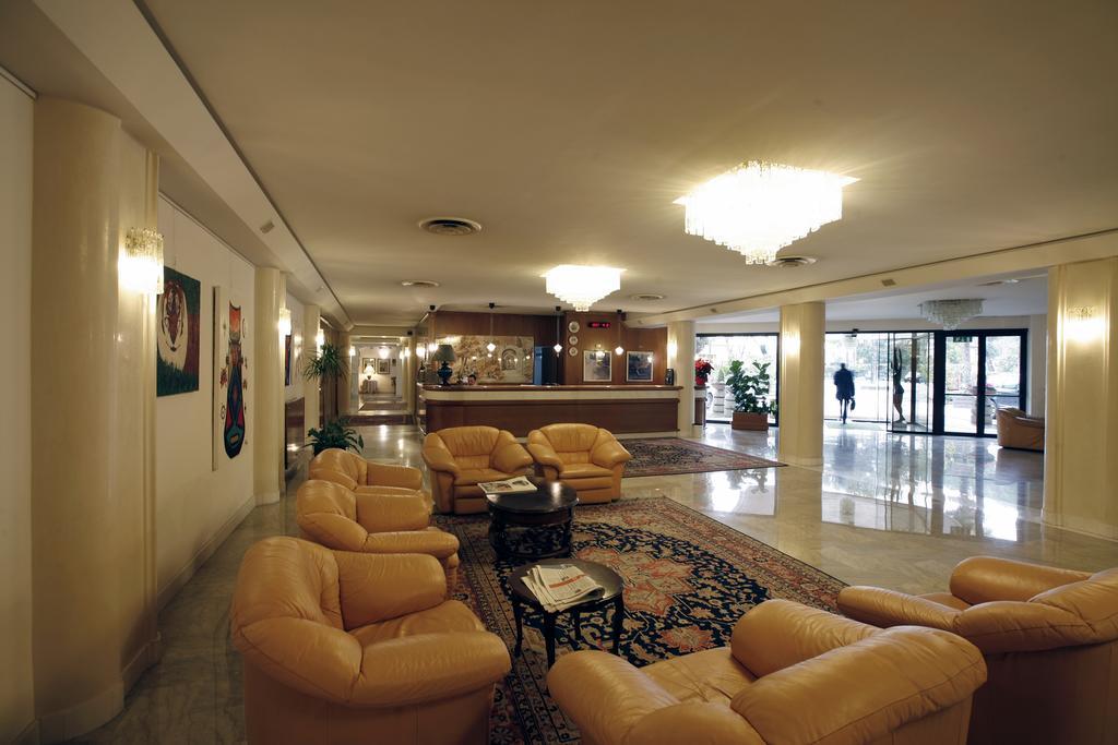 Hotel Bassetto Ферентино Екстериор снимка